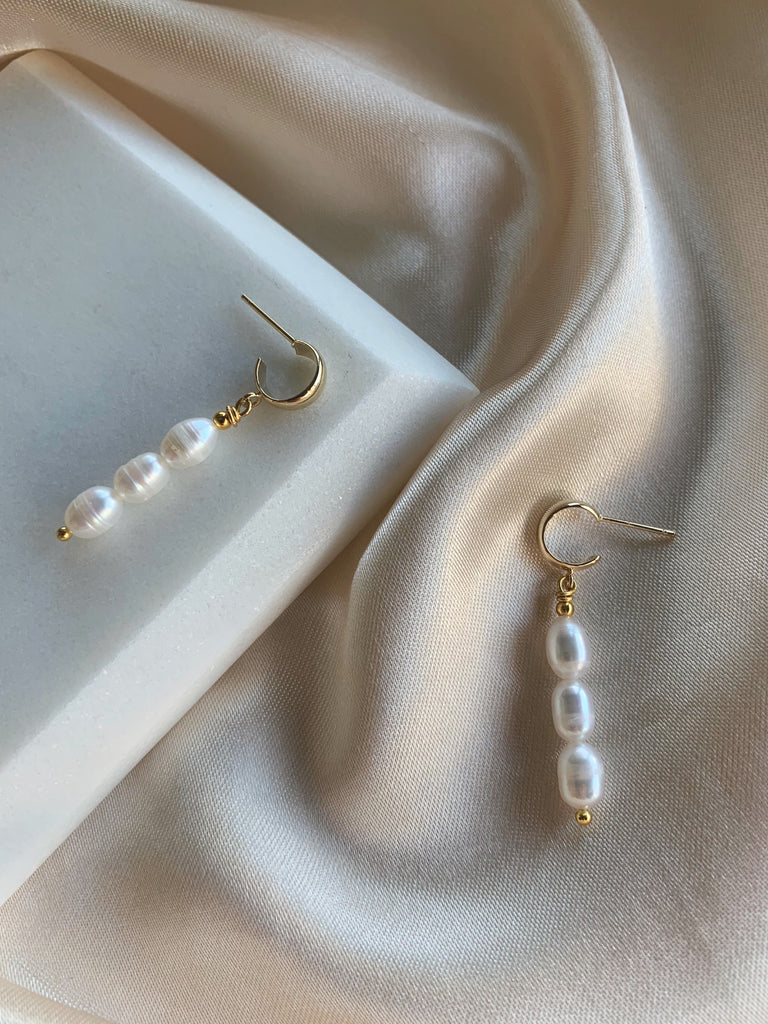 Pearl Hoop Earrings Hoop Earrings with Pearl Freshwater Pearl Earrings Boho  Wedding Jewelry for Brides Simple Pearl Earrings Dynamo — Dynamo